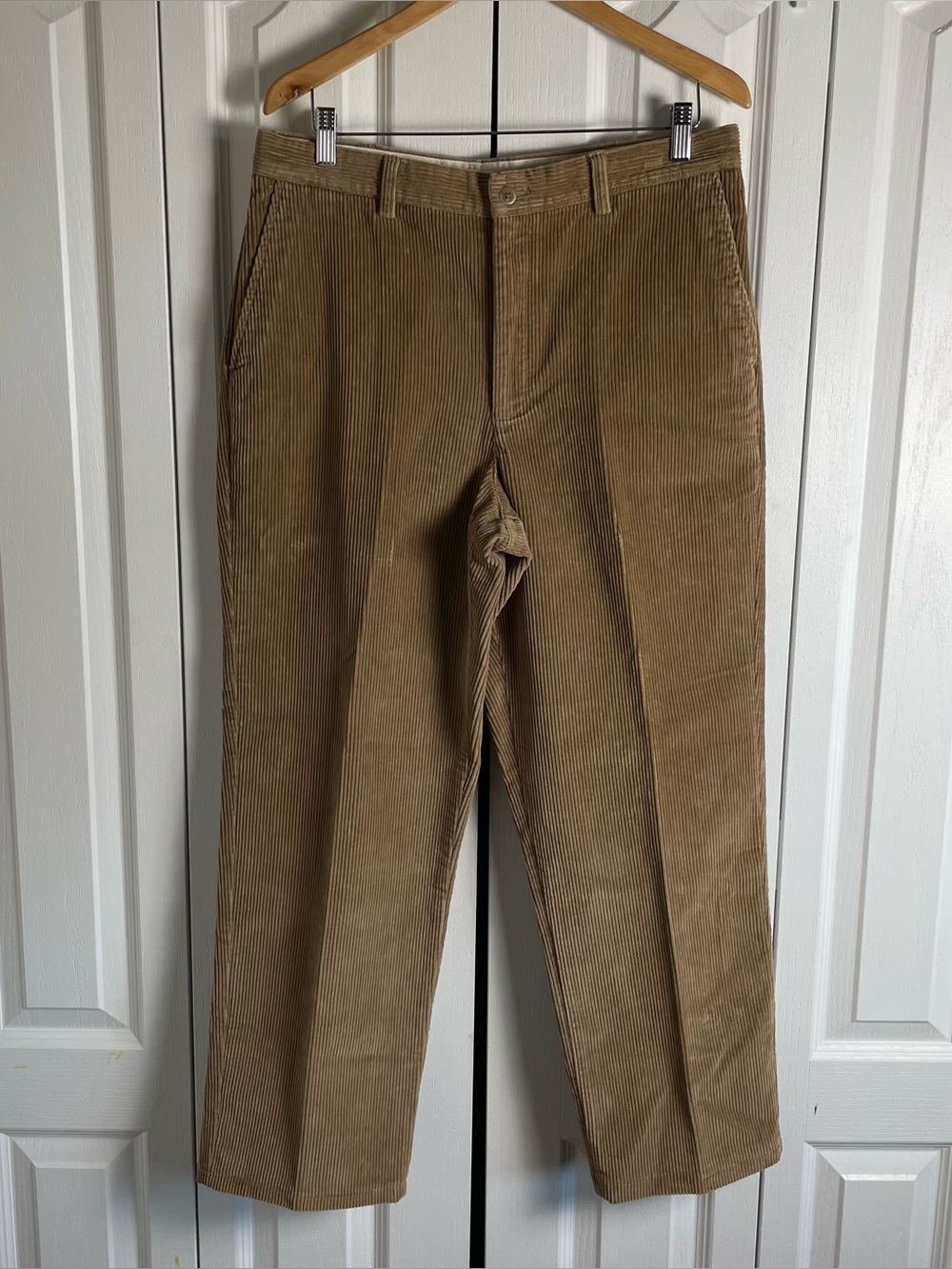 Savane Corduroy Pants Men’s 34x32
Brown Pecan Straight Relaxed Casual Preppy